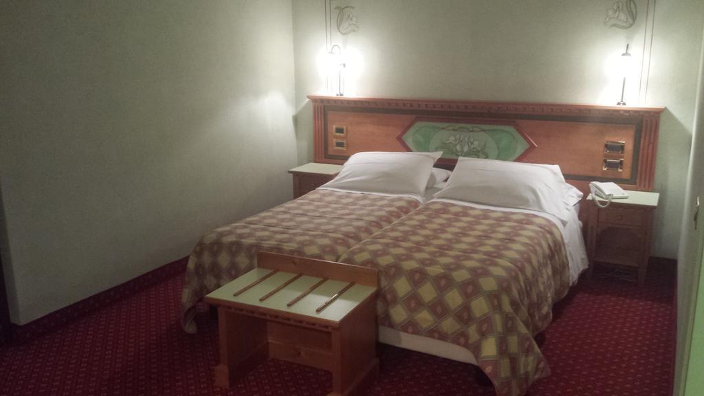 Hotel Ideal Madonna Esterno foto