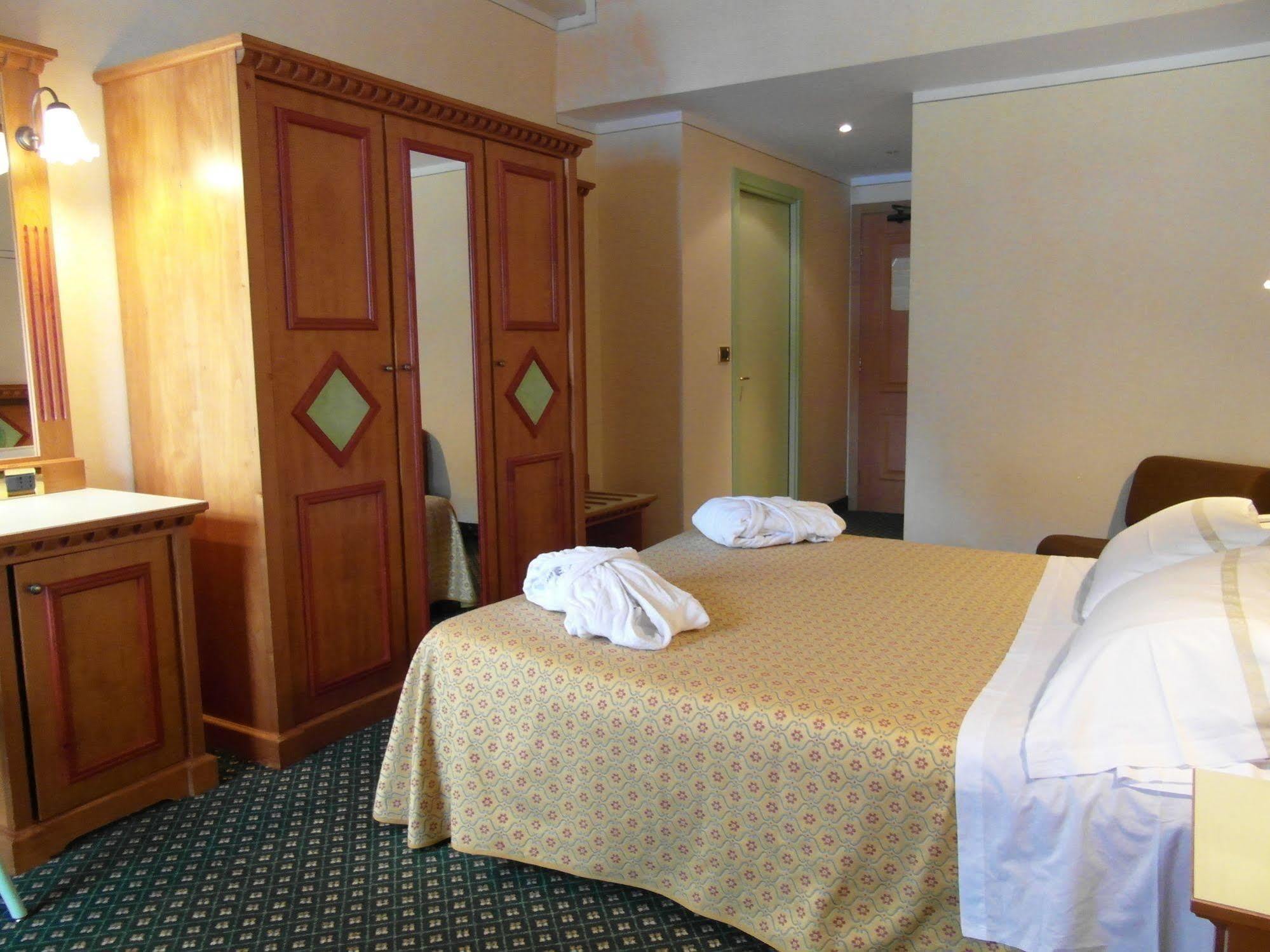 Hotel Ideal Madonna Esterno foto